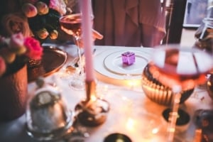 Romantisches Candle light dinner - Stier Frau erobern